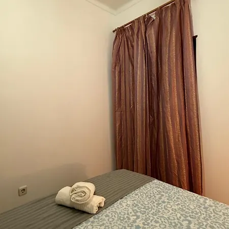 Quarto em Acomodações Particulares Bica Central Lisbon *