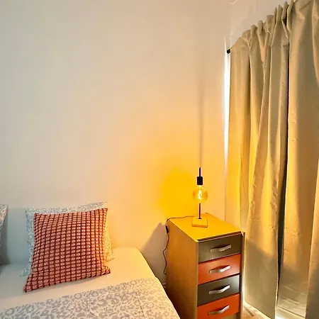 Quarto em Acomodações Particulares Bica Central Lisbon